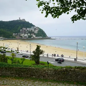 Ondarreta With Independent Entrance , San Sebastian Spain